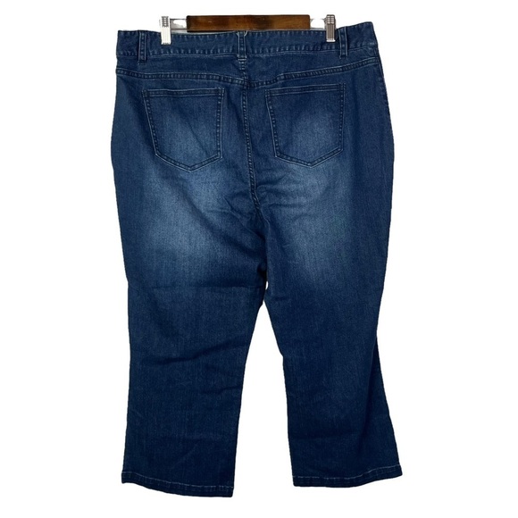 Eloquii Dark Wash Zip Pocket Cropped Denim Jeans 18 - Picture 2 of 3